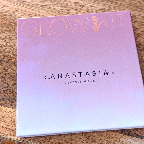 Anastasia Beverly Hills Sugar Glow Kit Highlighters - Picture 2 of 3
